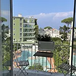 Flats Aparthotel