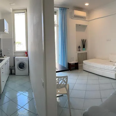 Aparthotel Flats 2*