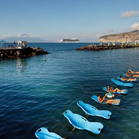 索伦托费拉特斯酒店 公寓式酒店