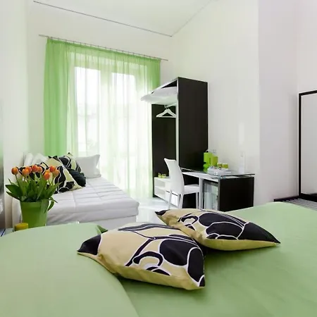 Flats Aparthotel 2*