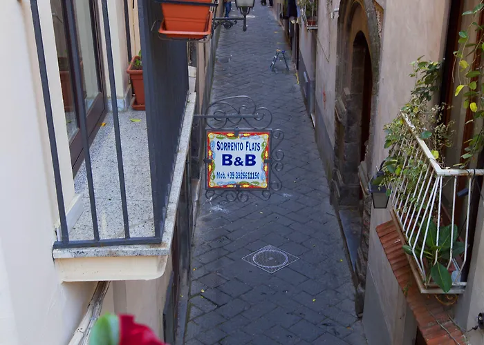 Flats מלון דירות 4*