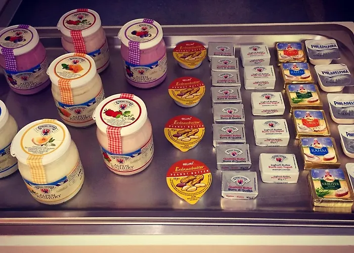 Flats מלון דירות 4*