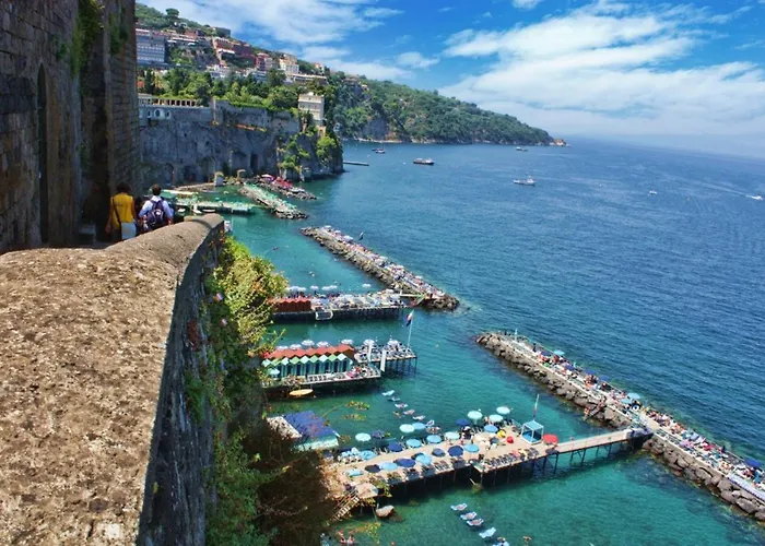 מלון דירות Flats 4*